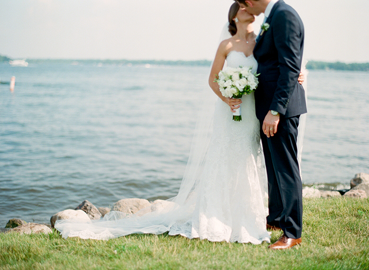 lake minnetonka summer wedding