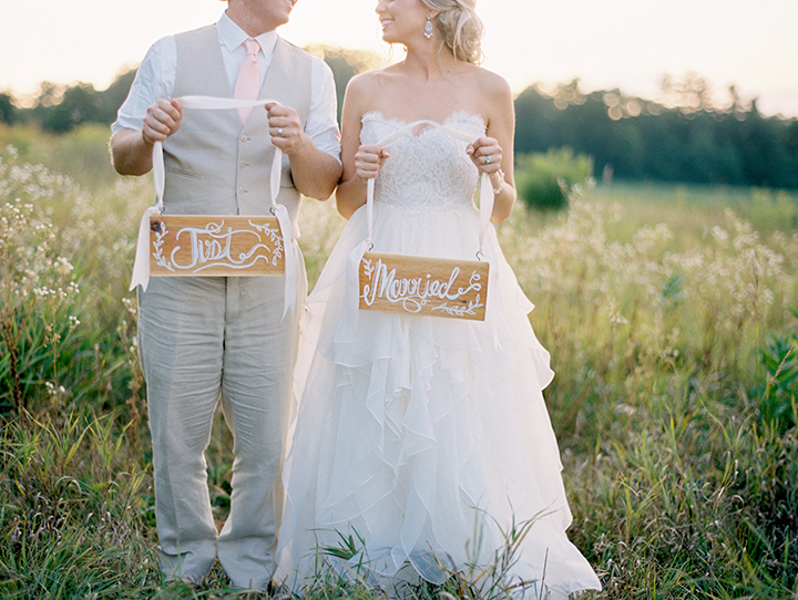 Amy Rae Photography // Maywood Stone Barn Wedding Rochester, Minnesota // www.amyraephotography.com