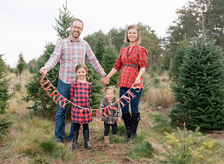 Amy Rae Photography // Hansen's Tree Farm Minnesota North Carolina Family Photographer // www.amyraephotography.com